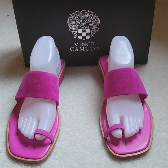 VINCE CAMUTO LOOP HEELED SANDALS FUSHIA - Picture 5 of 12